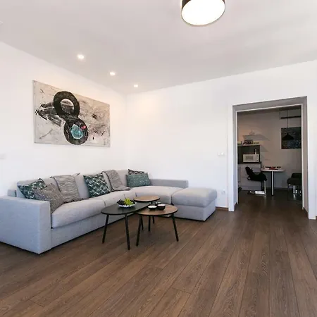 Apartments Del Molo Rijeka Exterior photo
